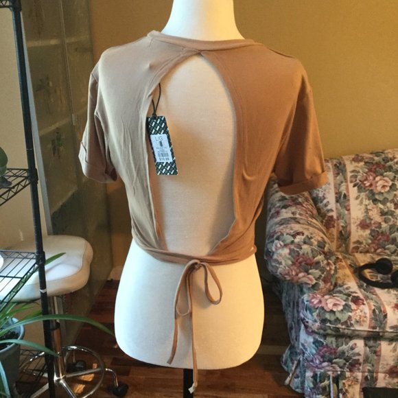 Sommer Ray open back t-shirt with wrap tie - Picture 4 of 5